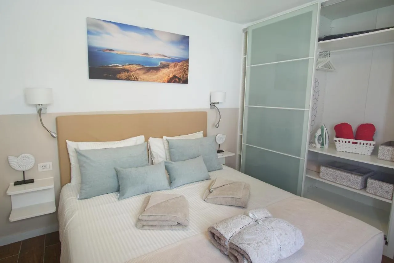 Apartment Portonovo La Paloma Amazing Sea View & Swimming Pool-Good Wifi -Free Ac- Private Parking Puerto del Carmen   Puerto del Carmen (Lanzarote)